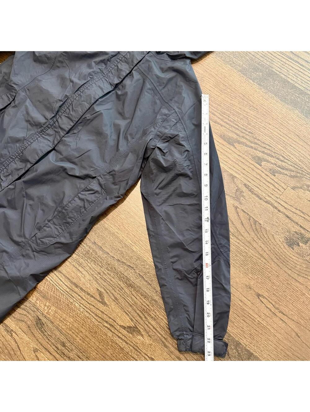 L.L. Bean Women's Navy Blue Hooded Rain Coat Size Medium - Picture 6 of 7
